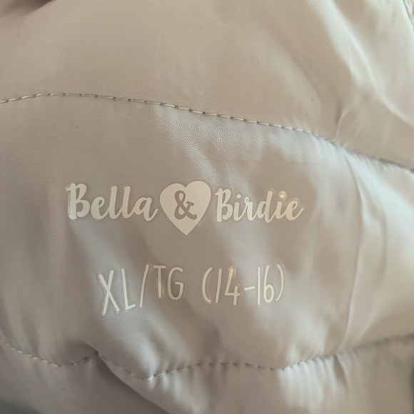 Bella & Birdie xl 14-16 silver puffer with hood. - Picture 4 of 4